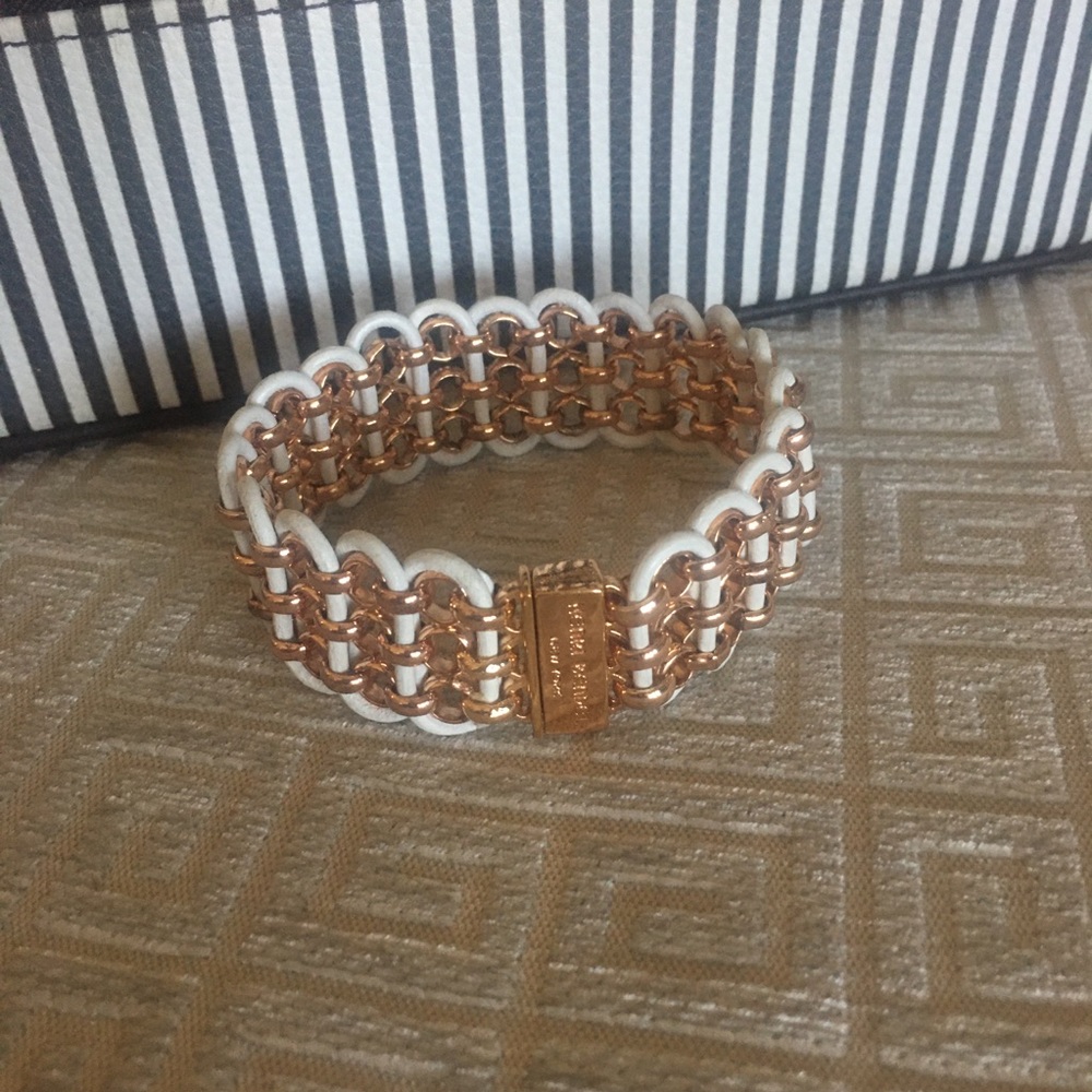 🤩 Leather/Rose Gold Henri Bendel Bracelt